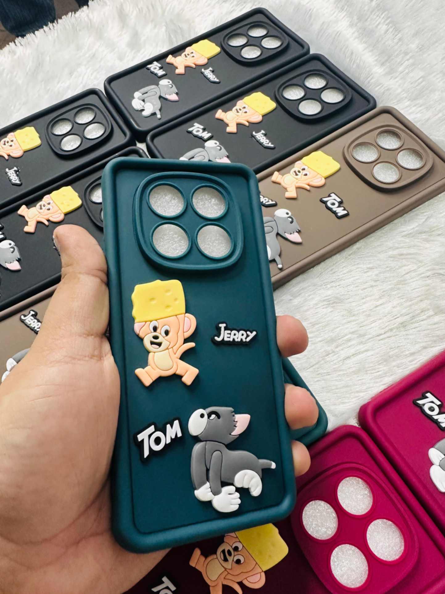 TOM AND JERRY CASE 119 PCS LOTT PRICE 37*119=4403/-